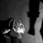 Costringere l’ex a conversazione non voluta